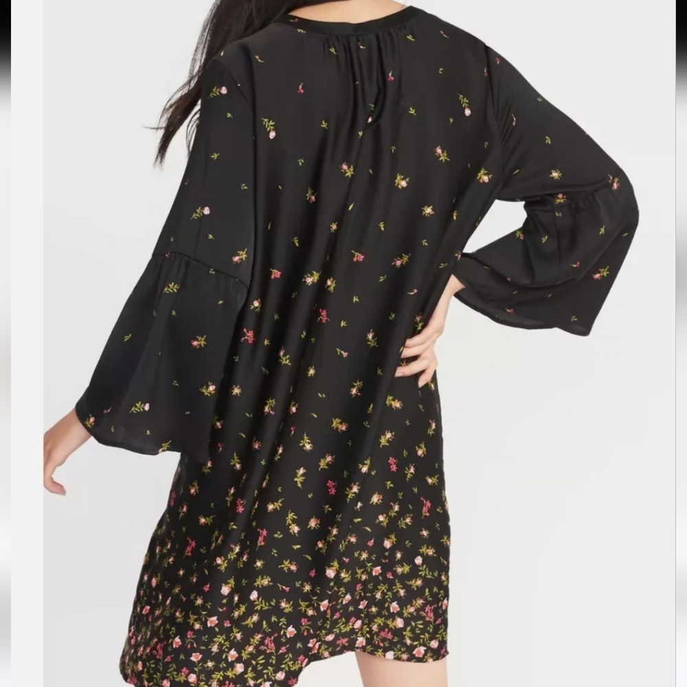 OLD NAVY,EUC, Satin Tie-Neck Shift Dress,Small, Black with Color Flowers